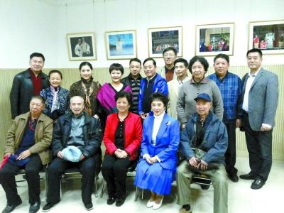 陈至立接见有关人员